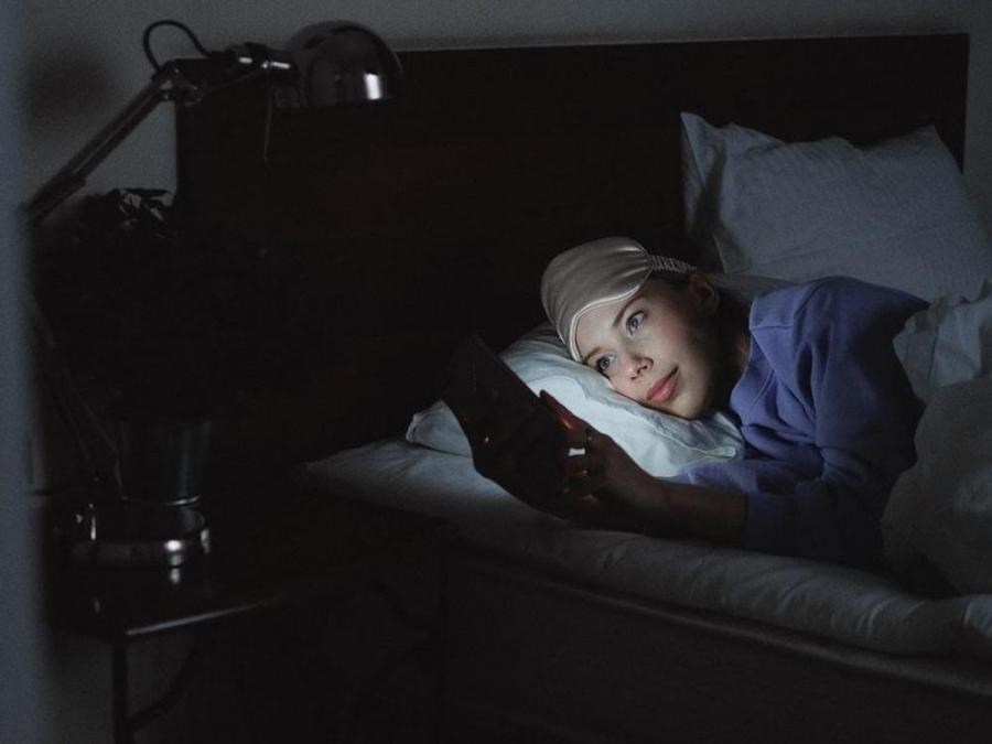 Ask Dr. Jean: Is my gadget's blue light bad for my skin?